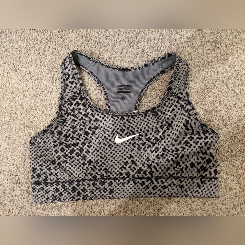 Nike sports bra gray black pattern